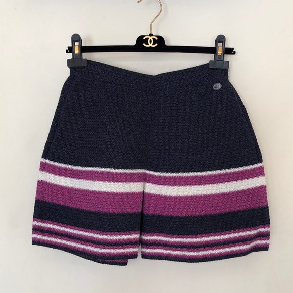 Beautiful Chanel shorts with white and purple stripes - Picture 4 of 11